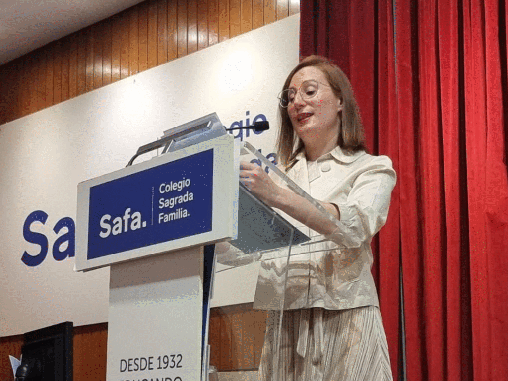 Ceremonia de graduación de bachillerato del alumnado del Colegio SAGRADA FAMILIA SAFA de ZARAGOZA