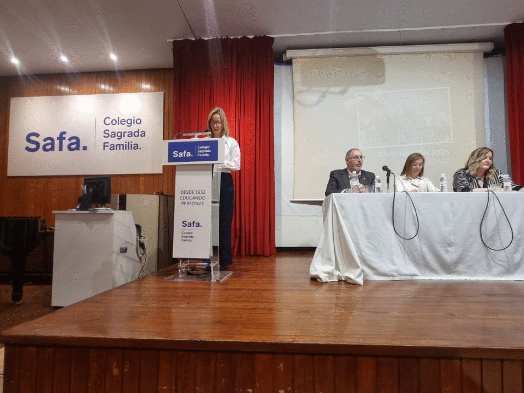 Ceremonia de graduación de bachillerato del alumnado del Colegio SAGRADA FAMILIA SAFA de ZARAGOZA