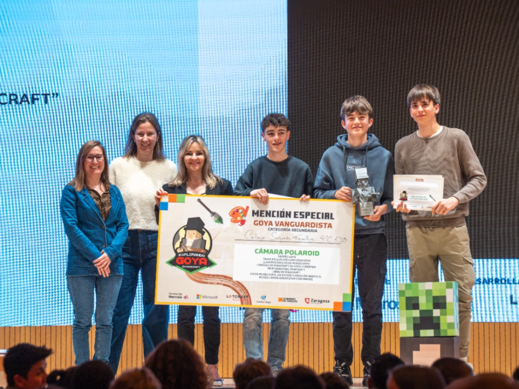 El alumnado del colegio SAFA de Zaragoza recibe la mención especial del concurso de Minecraft